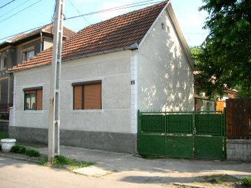 Casa de copii - La maison de Francine vue de la rue